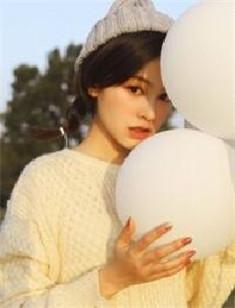 女主角叫童妍